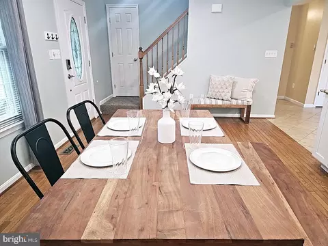 Dining - 10600 Ward Rd, Dunkirk, MD 20754 photo 5 of 6
