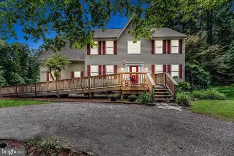6856 Mackall Rd, Saint Leonard, MD 20685