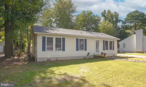 411 Dogwood Dr, Lusby, MD 20657