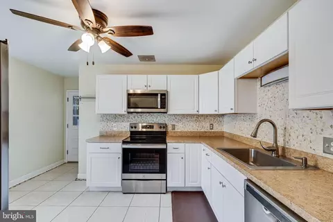 11221 Maplewood Dr, Dunkirk, MD 20754 photo 13