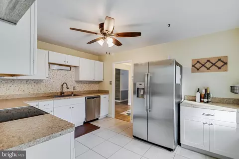 11221 Maplewood Dr, Dunkirk, MD 20754 photo 4