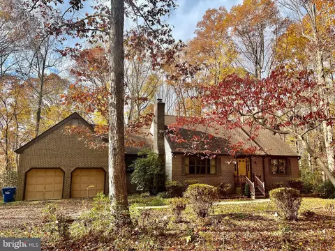 4410 Lancaster Dr, Saint Leonard, MD 20685