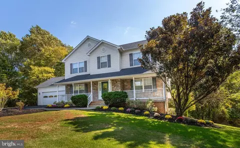 8005 Portland Ct, Owings, MD 20736
