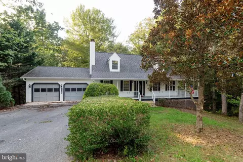 11429 Horseshoe Trl, Lusby, MD 20657