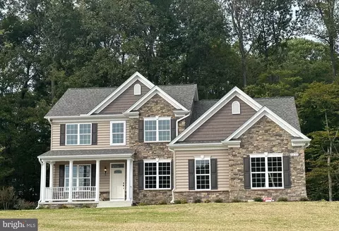 1635 Raindrop Ln, Prince Frederick, MD 20678
