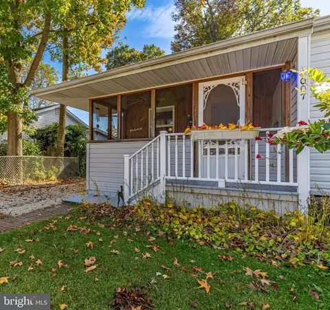 4007 6th St, North Beach, MD 20714