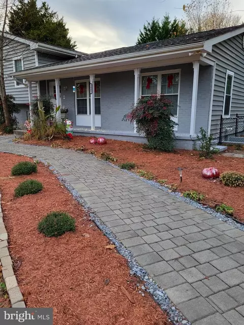 2045 Papas Ln, Lusby, MD 20657