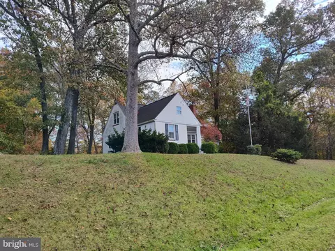2165 Solomons Island Rd, Huntingtown, MD 20639
