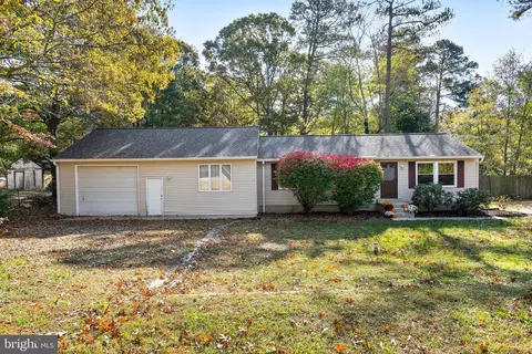6740 Aralia Ave, Saint Leonard, MD 20685