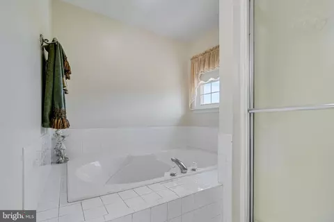 11206 Lakeview Dr, Dunkirk, MD 20754 photo 24
