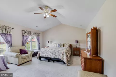 11206 Lakeview Dr, Dunkirk, MD 20754 photo 4