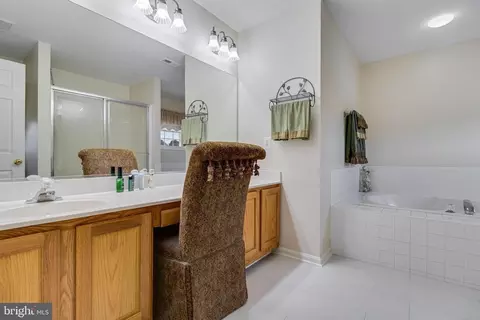 11206 Lakeview Dr, Dunkirk, MD 20754 photo 5