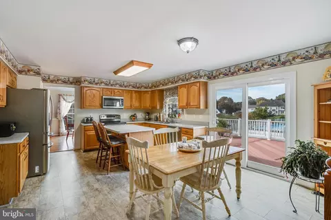 11206 Lakeview Dr, Dunkirk, MD 20754 photo 3