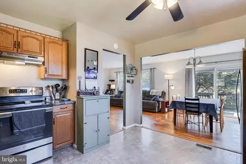 11208 Lakeview Dr, Dunkirk, MD 20754 photo 6