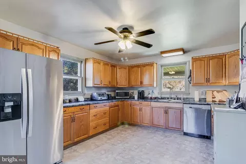 11208 Lakeview Dr, Dunkirk, MD 20754 photo 5