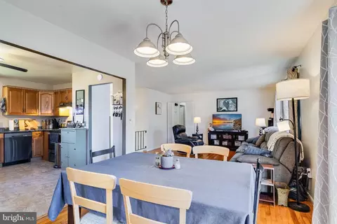 11208 Lakeview Dr, Dunkirk, MD 20754 photo 9