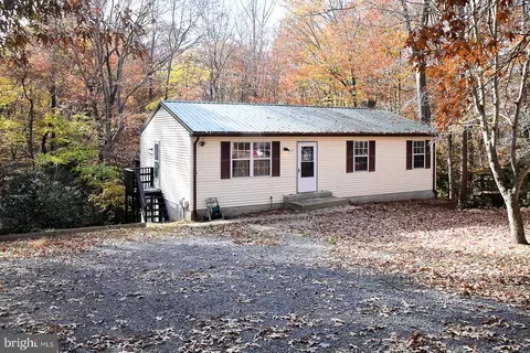 304 Fantail Ct, Lusby, MD 20657