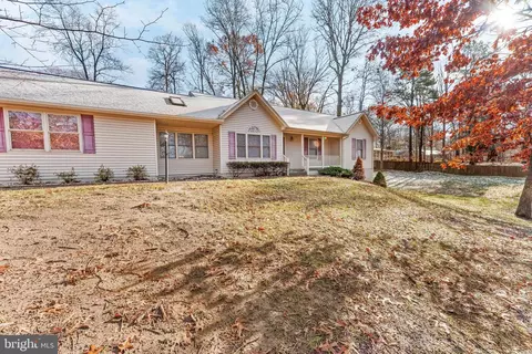 150 Thunderbird Dr, Lusby, MD 20657