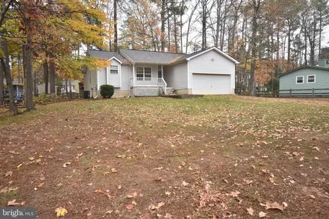 11562 Senora Ln, Lusby, MD 20657