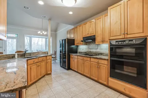 Kitchen - 12053 Steven Ln, Dunkirk, MD 20754 photo 3 of 4