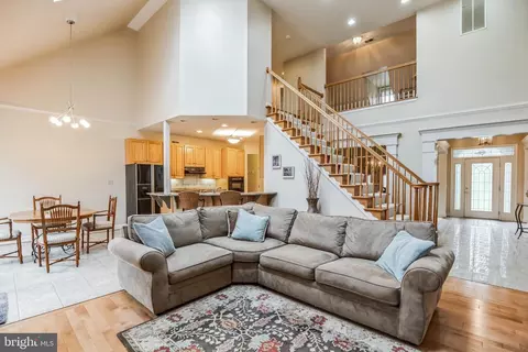 Living - 12053 Steven Ln, Dunkirk, MD 20754 photo 3 of 4