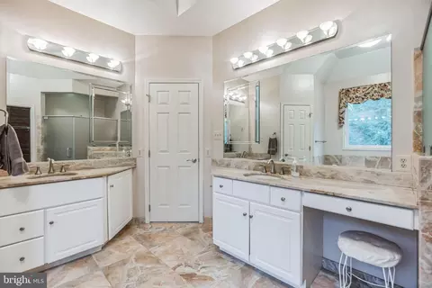 Bath - 12053 Steven Ln, Dunkirk, MD 20754 photo 2 of 6
