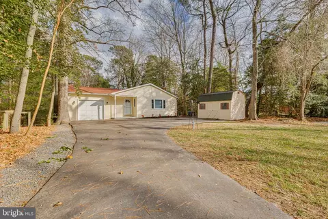 532 Beech Dr, Lusby, MD 20657