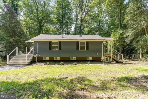 12375 Algonquin Trl, Lusby, MD 20657