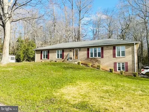 3904 Lakeside Ct, Dunkirk, MD 20754 photo 2