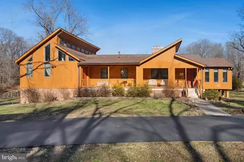931 Warner Dr, Huntingtown, MD 20639