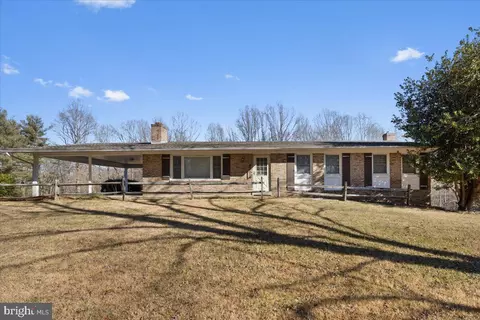 5821 Carol Ct, Huntingtown, MD 20639