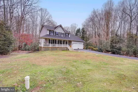 3851 Sunrise Dr, Huntingtown, MD 20639