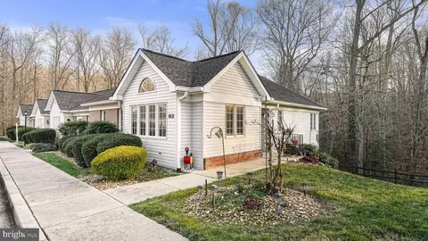 716 Charlotte Ct #27, Prince Frederick, MD 20678