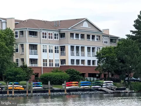 912 Oyster Bay Pl #203, Solomons, MD 20688
