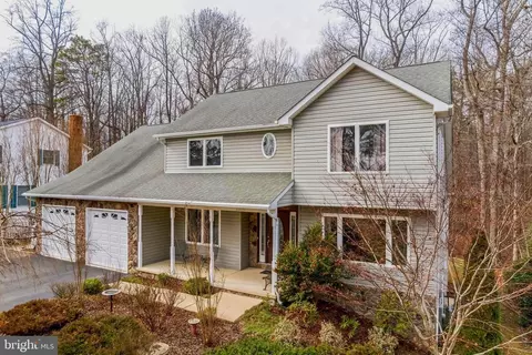 12833 Lake View Dr, Lusby, MD 20657