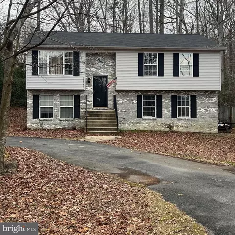 11961 Canyon Trl, Lusby, MD 20657