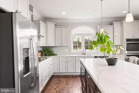 Kitchen - 12702 Legacy Dr, Dunkirk, MD 20754 photo 3 of 5