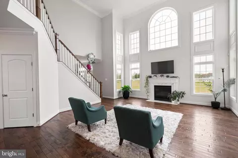 Living - 12702 Legacy Dr, Dunkirk, MD 20754 photo 3 of 4