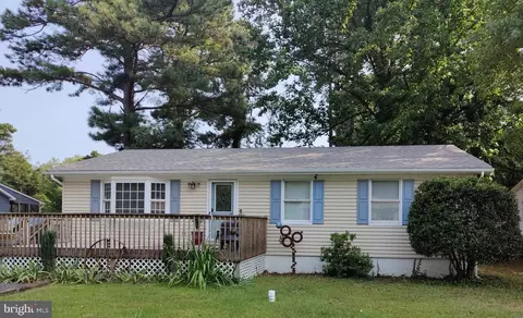 427 Dogwood Dr, Lusby, MD 20657