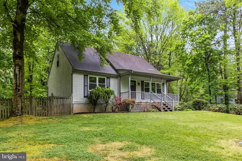 4390 Lancaster Dr, Saint Leonard, MD 20685
