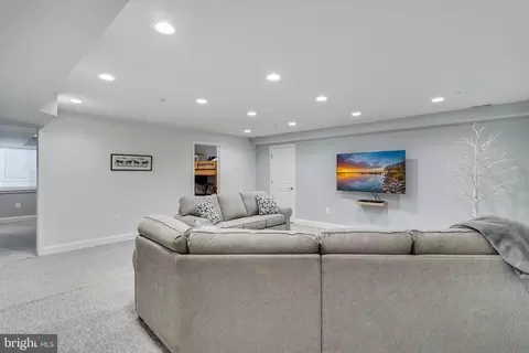 Living - 13911 Ensign Rd, Solomons, MD 20688 photo 12 of 12