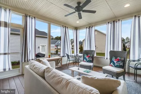 Living - 13911 Ensign Rd, Solomons, MD 20688 photo 5 of 12