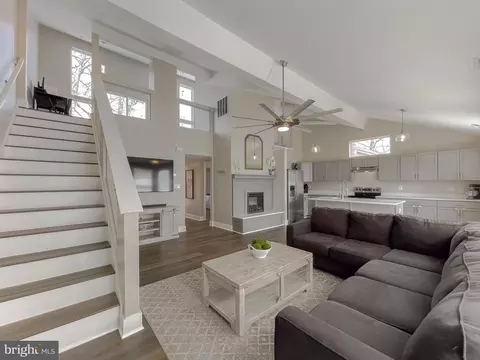 508 Skyview Dr, Lusby, MD 20657