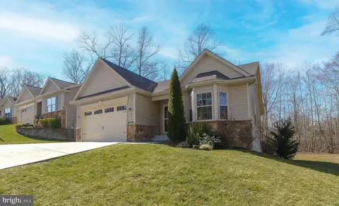 567 Hawk Hill Dr, Prince Frederick, MD 20678