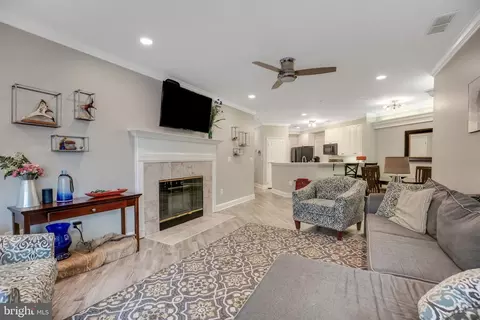 Living - 502 Runabout Loop #502, Solomons, MD 20688 photo 2 of 4