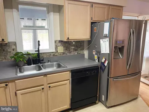 Kitchen - 488 Twin Cove Ln, Solomons, MD 20688 photo 2 of 3