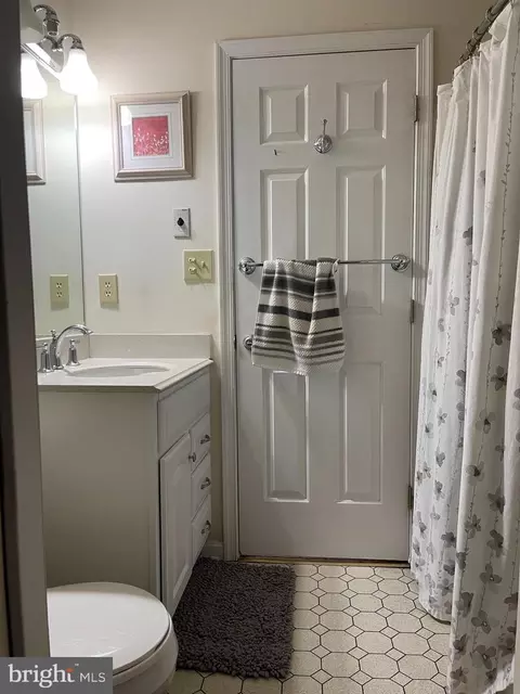 Bath - 488 Twin Cove Ln, Solomons, MD 20688 photo 1 of 3