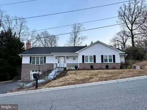 4921 Calvert Dr, Chesapeake Beach, MD 20732