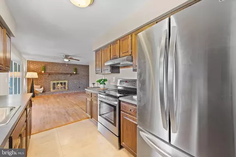 Kitchen - 9809 Empire Ct, Dunkirk, MD 20754 photo 1 of 3