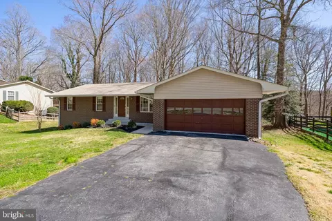 Exterior - 9809 Empire Ct, Dunkirk, MD 20754 photo 3 of 8